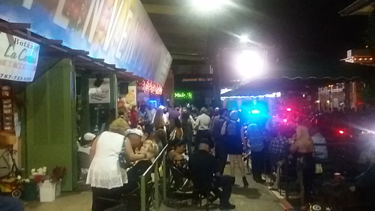 Fröhliches Silvestertreiben in den Bars und kneipen