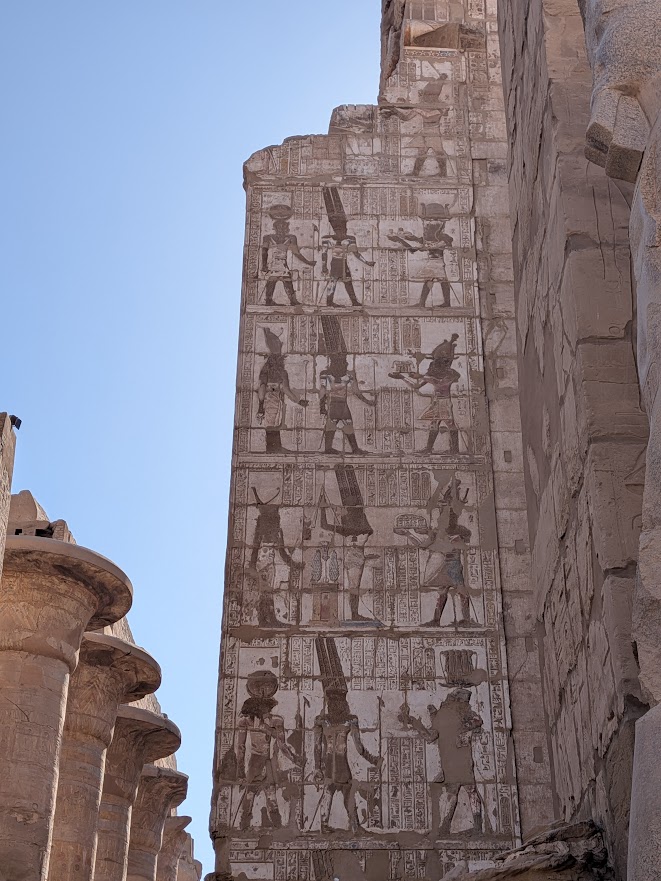 Darstellung der Opfer, die Pharaonen den Göttern darbrachten